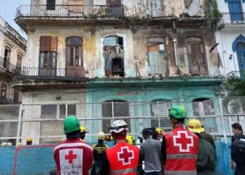 Küba’da çöken binanın enkazı altında kalan 2 kişi hayatını kaybetti