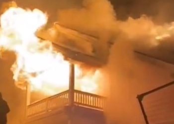 Kül olan “kütük ev” ile ilgili soruşturma