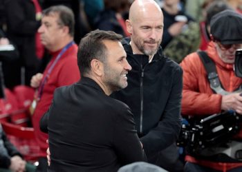 Manchester United’ı iki farklı ekiple yenen Okan Buruk tarihe geçti