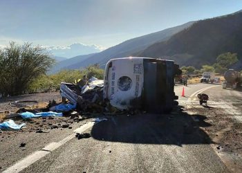 Meksika’da göçmenleri taşıyan otobüs devrildi: 18 kişi öldü
