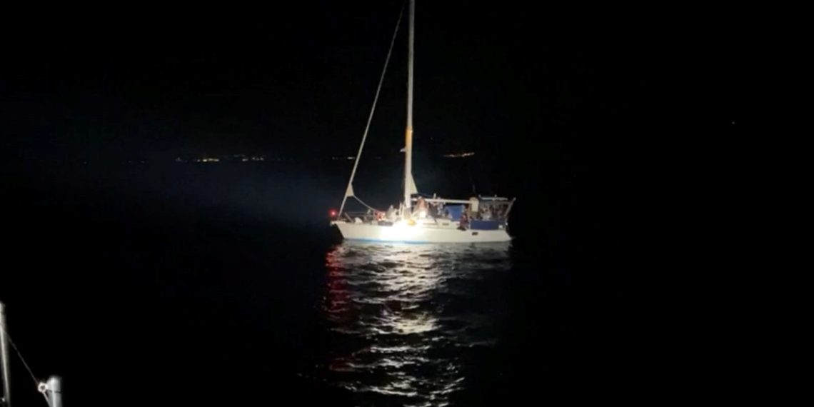 Muğla açıklarında 110 sistemsiz göçmen kurtarıldı