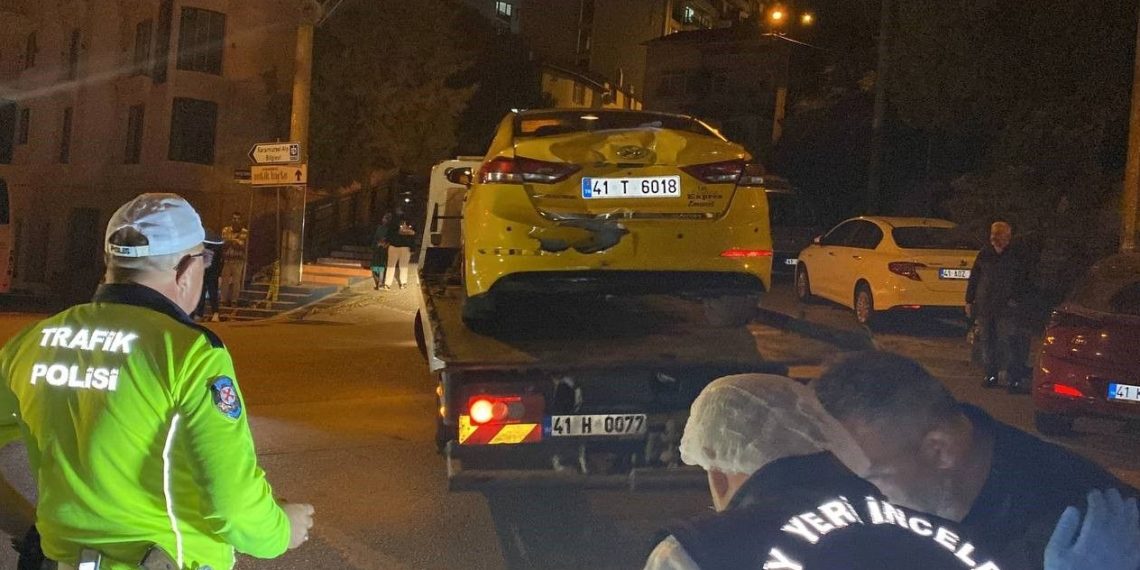 Müşteri üzere bindi, taksiciyi öldürdü