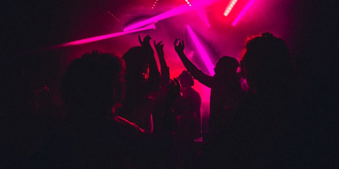 Ortaköy’deki gece kulübünde ilginç turist vurgunu