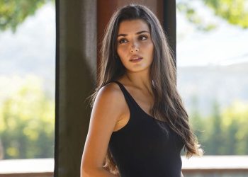 Oyunculuğu eleştirilen Hande Erçel’e direktöründen takviye