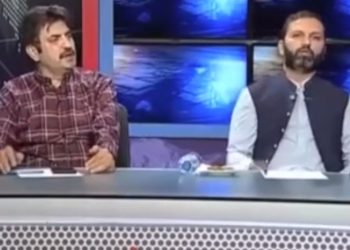 Pakistan’da canlı yayında hengame: Senatör ile avukat birbirine girdi