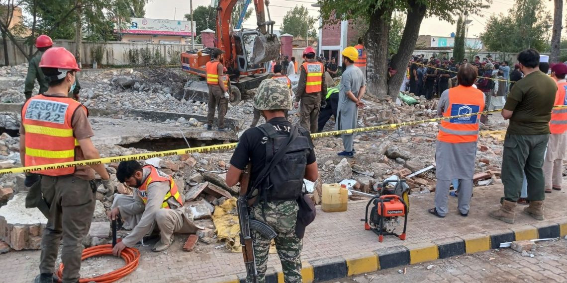 Pakistan’daki terör ataklarında meyyit sayısı 65’e yükseldi