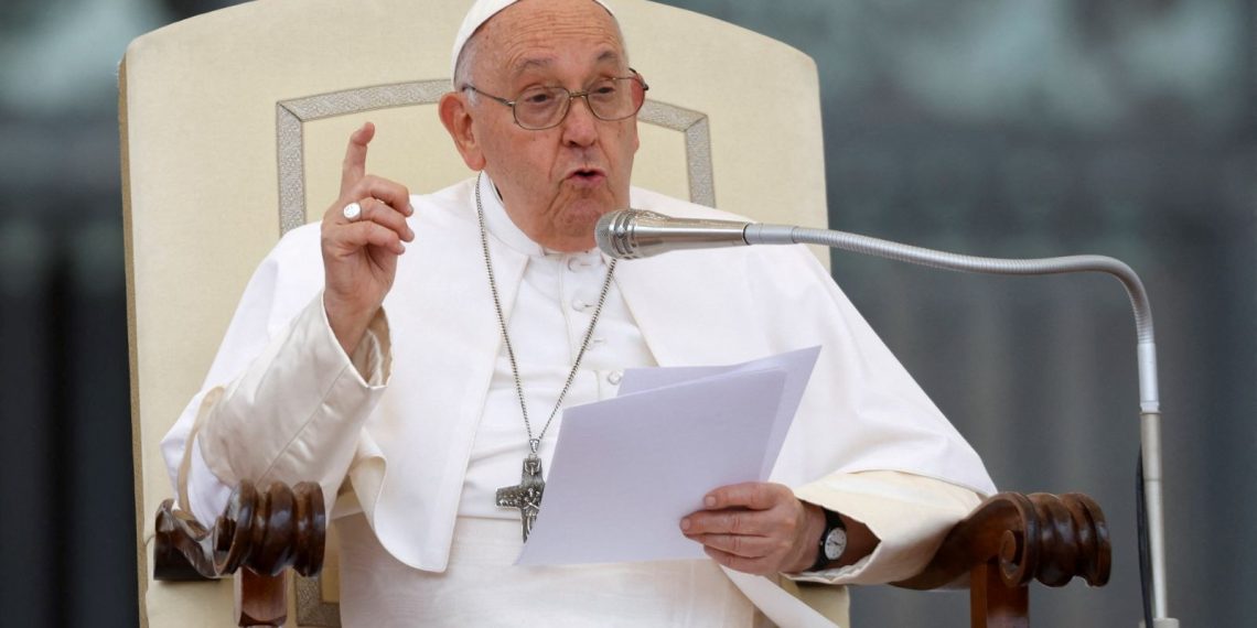 Papa Franciscus : “Akdeniz koca bir mezarlığa dönüştü”