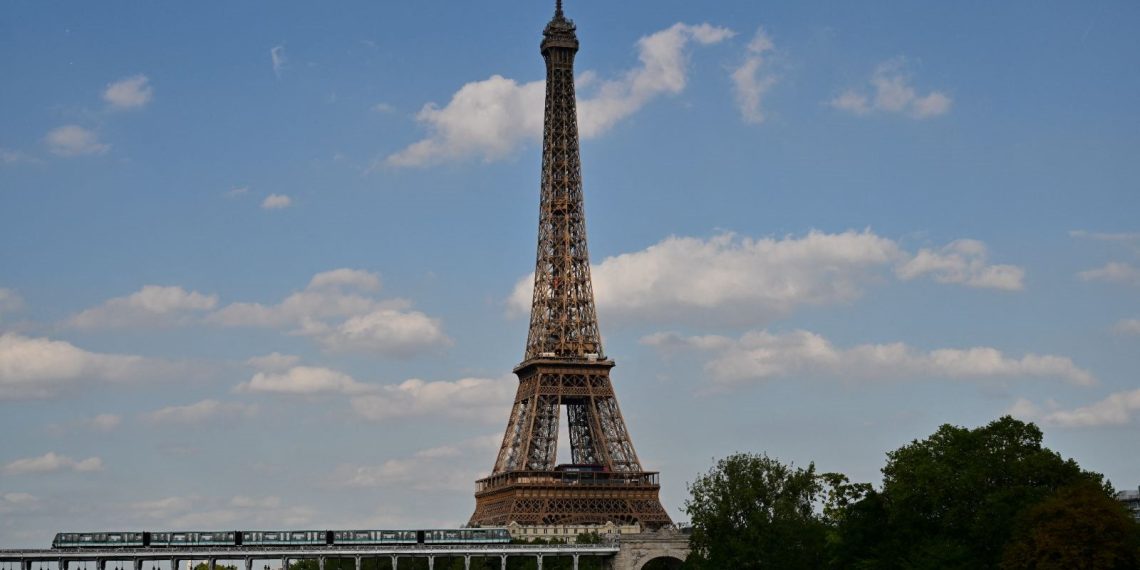 Paris’te tahtakurusu kabusu büyüyor