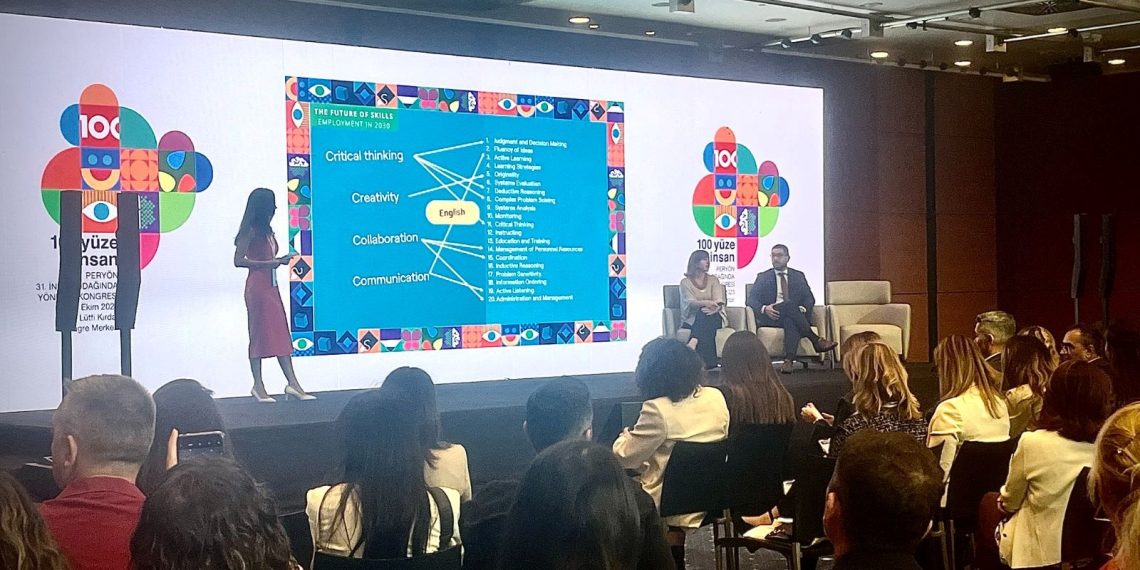 Peryön İnsan İdaresi Kongresi’nin iştirakçileri ortasında dünya devi Pearson da vardı