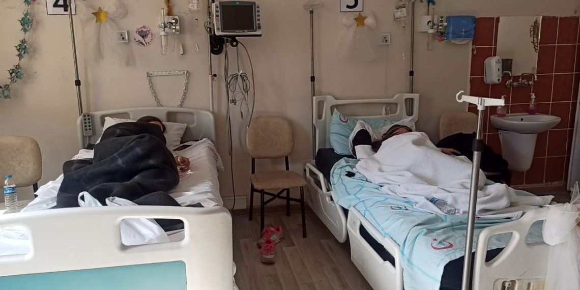 Sandviç 3 öğrenciyi hastanelik etti