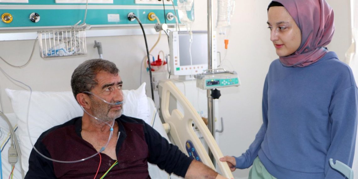 Tabip “Elini cebinden çıkar” dediği için dövüldü