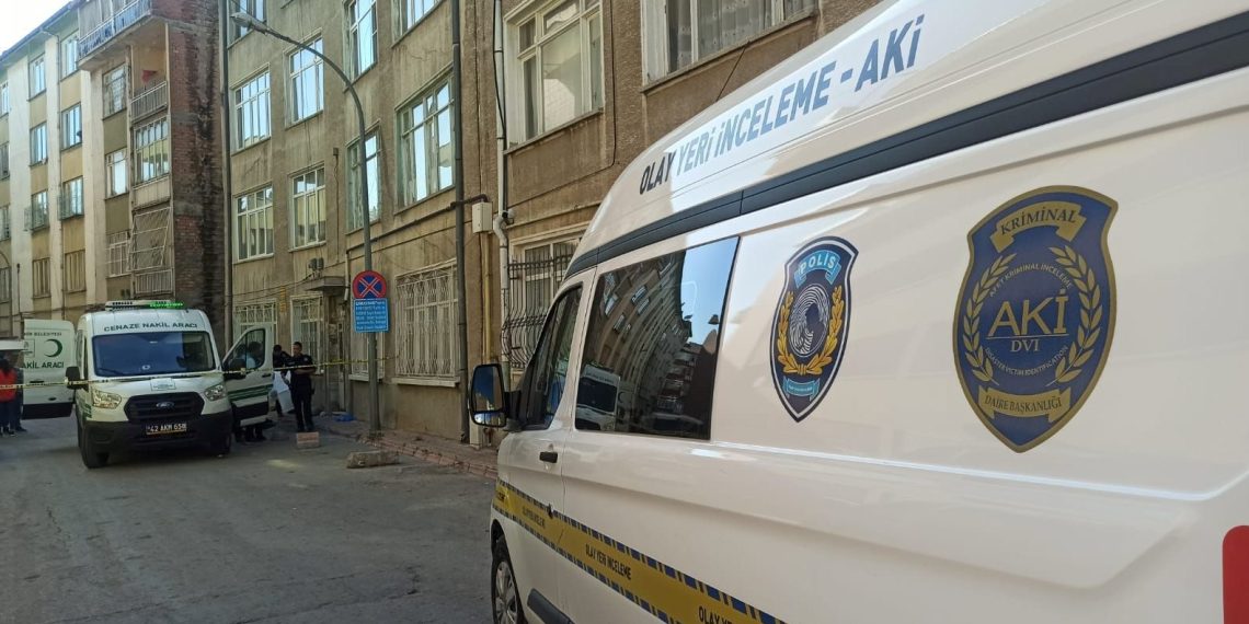 Tartıştığı annesini öldürdü