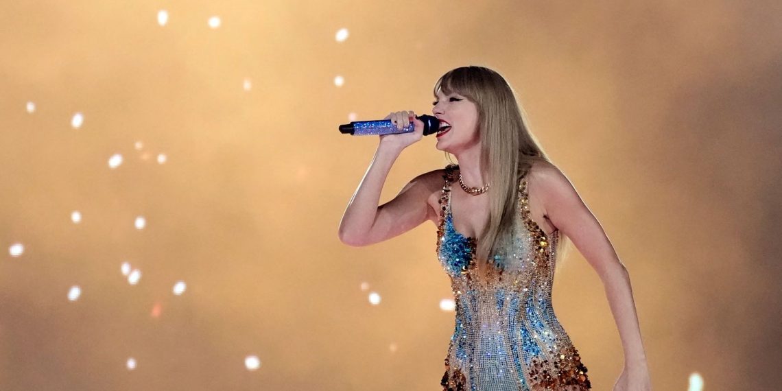 Taylor Swift’in turne filmi ön bilet satışlarında rekor kırdı