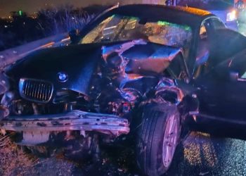 TIR’dan kopan lastik zincirleme trafik kazasına neden oldu