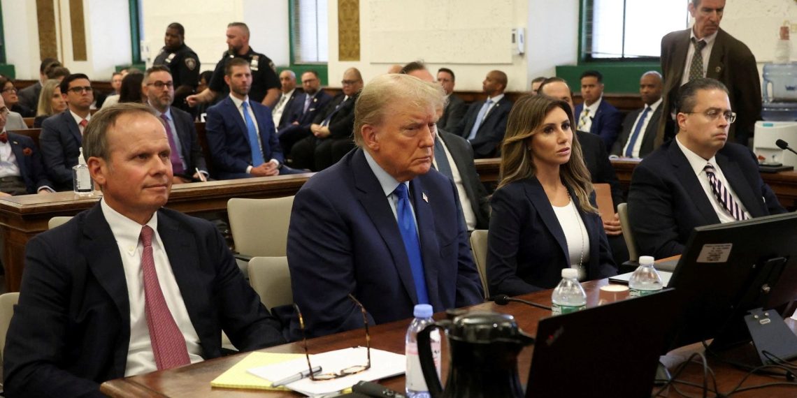 Trump, hakkında açılan dolandırıcılık davası için mahkemeye geldi