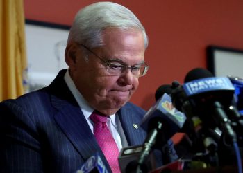 Türkiye zıddı senatöre dava | Bob Menendez: Adımın paka çıkacağına inanıyorum