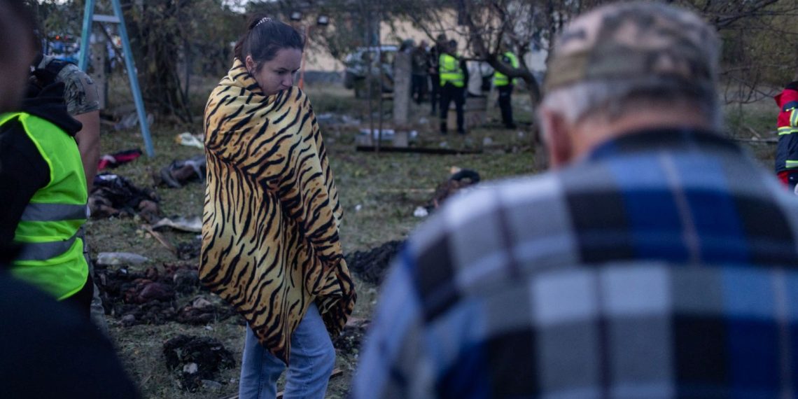 Ukrayna’da taarruzlara maruz kalan siviller Harkiv’e tahliye ediliyor