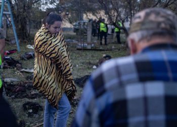 Ukrayna’da taarruzlara maruz kalan siviller Harkiv’e tahliye ediliyor