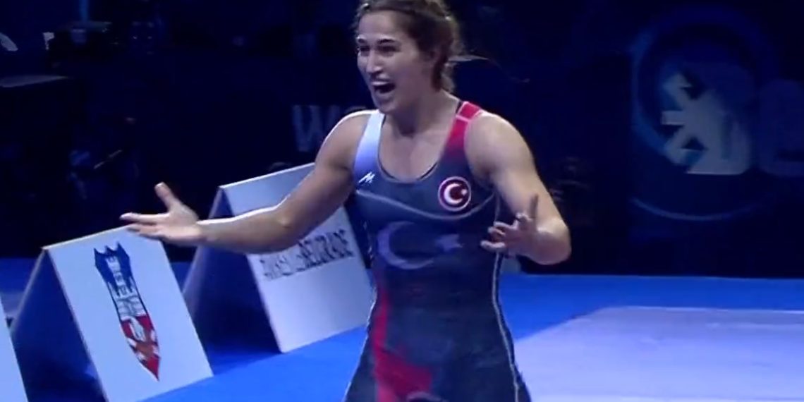 Ulusal güreşçi Buse Tosun Çavuşoğlu dünya şampiyonu oldu