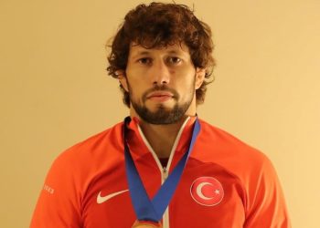 Ulusal güreşçi Selçuk Can dünya üçüncüsü oldu