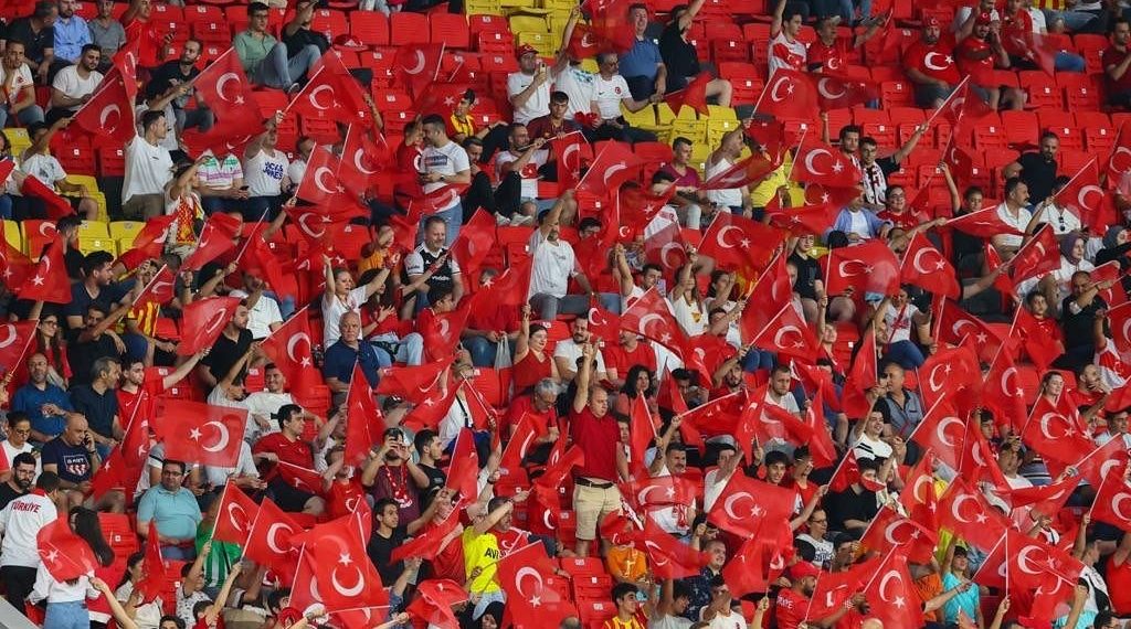 Ümit Ulusal Futbol Takımı’nın maçı fiyatsız