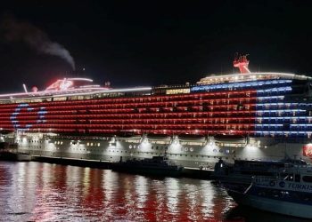 Ünlü İngiliz iş adamına ilişkin: Türk bayrağı yansıtıldı