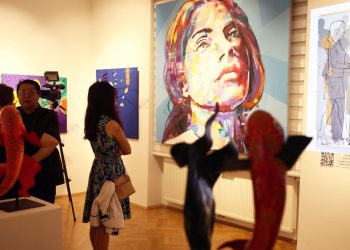 Viyana Yunus Emre Enstitüsü’nde 20 ülkeden 20 sanatkarın yapıtları sergilendi