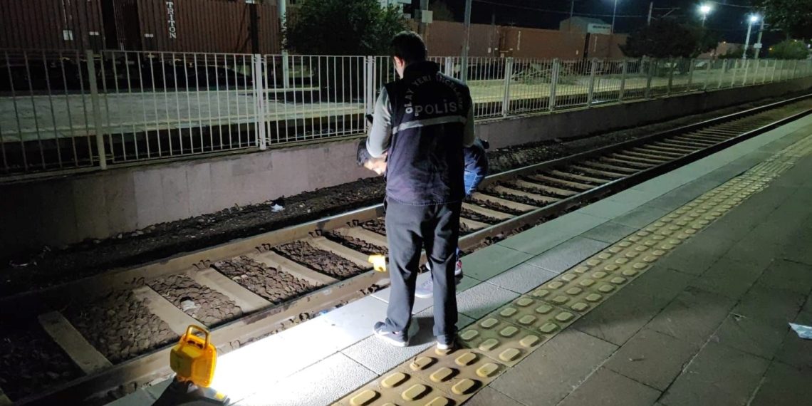 Yaşlı adamın feci sonu: Raylara düştü, trenin altında kaldı