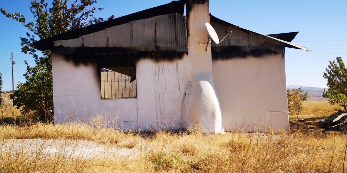 Yaşlı çift, konutlarında çıkan yangında öldü