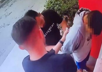 Yolda bulduğu kartla para çekmeye çalışırken yakalandı