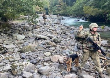 Yunanistan’a geçmeye çalışan 2’si FETÖ menbusu, 8 kişi yakalandı