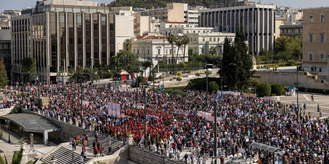 Yunanistan’da günlük çalışma müddeti 13 saat oluyor