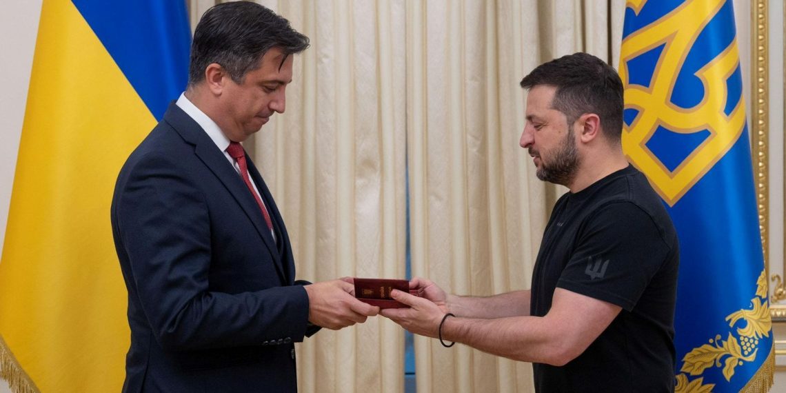 Zelenskiy’den Türkiye’nin Kiev Büyükelçisi’ne Ukrayna 2. Derece Devlet Liyakat Nişanı