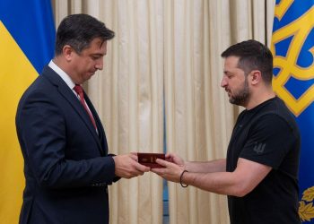 Zelenskiy’den Türkiye’nin Kiev Büyükelçisi’ne Ukrayna 2. Derece Devlet Liyakat Nişanı