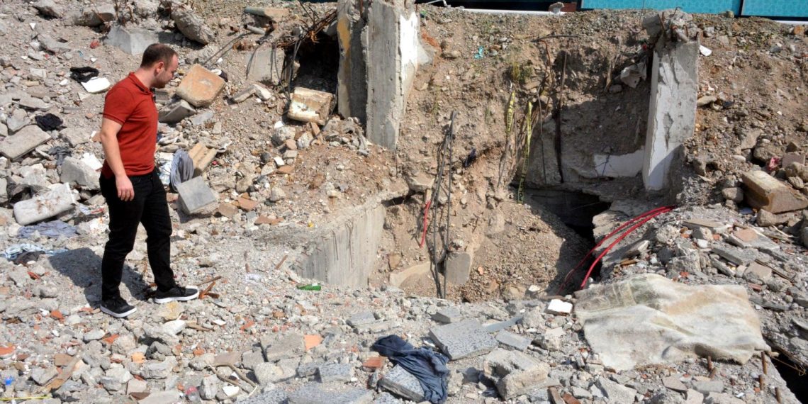 Zelzelede yıkılan bankanın kasasındaki 2 milyon liralık altını bulunamadı