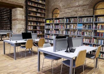 100 Yılın 100 Edebi Yapıtı standı Rami Kütüphanesi’nde