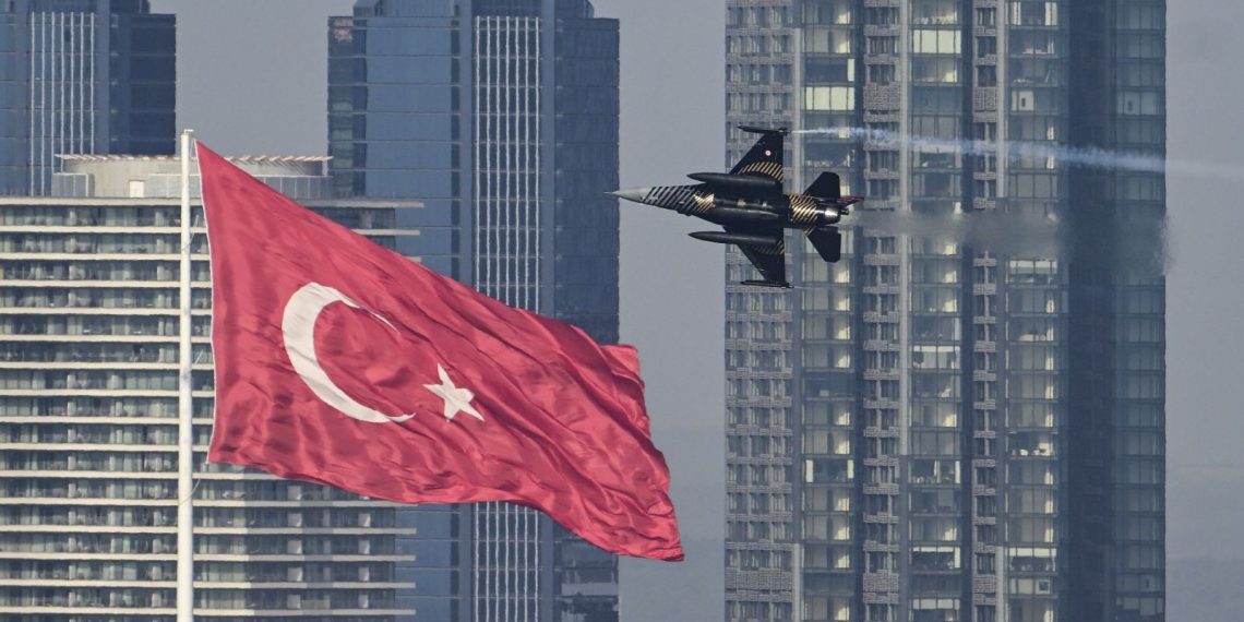 29 Ekim SoloTürk gösterisi ve boğaz ışık gösterisi nerede, saat kaçta başlayacak?