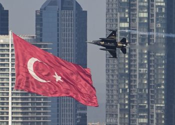 29 Ekim SoloTürk gösterisi ve boğaz ışık gösterisi nerede, saat kaçta başlayacak?