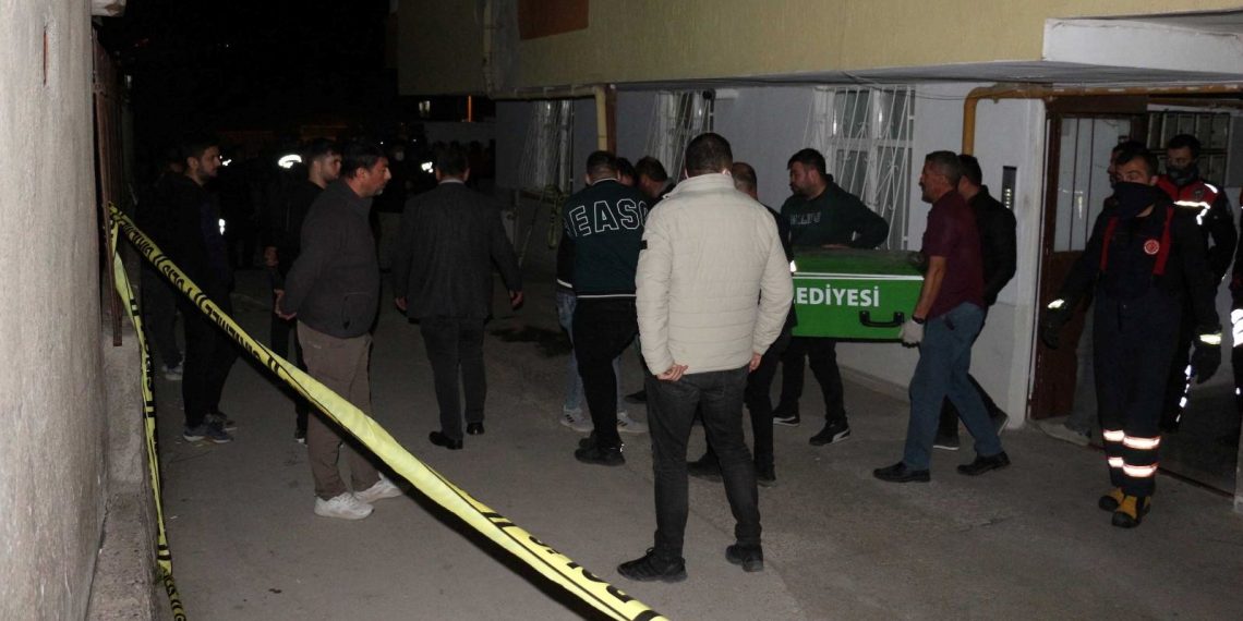 3 gündür haber alınamayan bayan, konutundaki bazanın altında meyyit bulundu