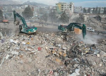 38 bireye mezar olan Emek Apartmanı için geçersiz evrakla ruhsat alınmış