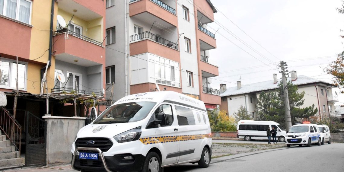 4. kattan düşen bebek ağır yaralandı