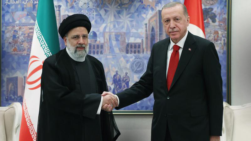 Cumhurbaşkanı Erdoğan İran Cumhurbaşkanı Reisi ile görüştü