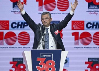 Özgür Özel: Durmayacağız, çalışacağız, omuz omuza çalışacağız