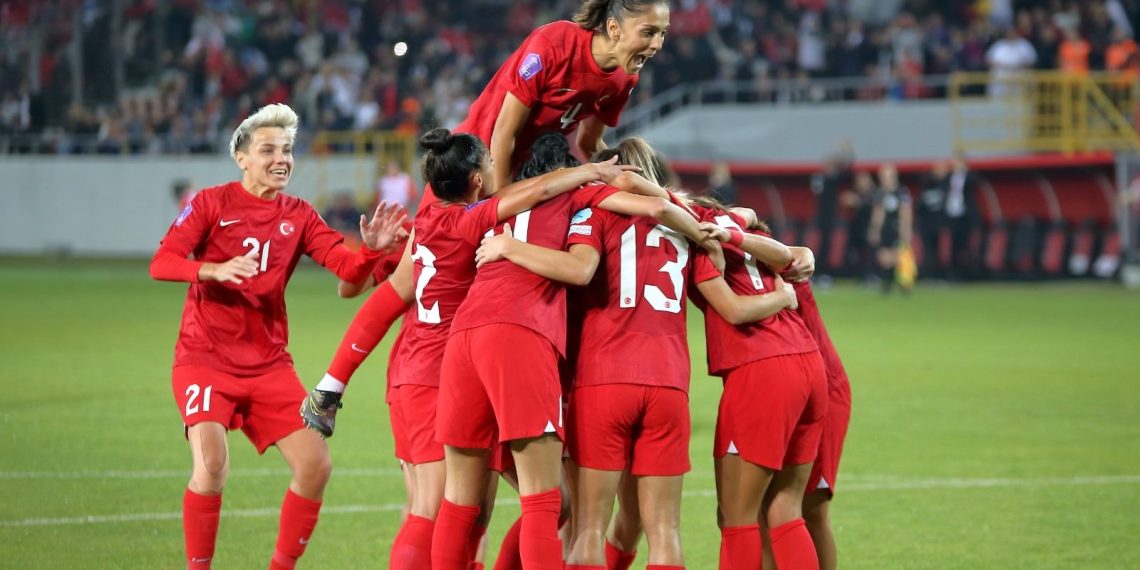 A Ulusal Bayan Futbol Ekibi, Uluslar B Ligi’ne yükseldi