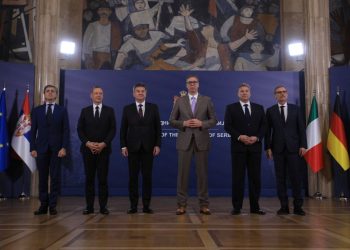 AB, Sırbistan ve Kosova’dan bağlarını düzeltmelerini istedi