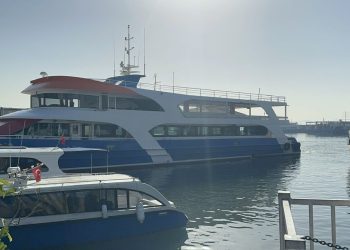 Adalar’da yolcu teknesinin dümeni kilitlendi