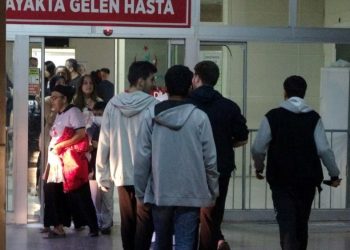 Adana’da 14 öğrenci besinden zehirlendi