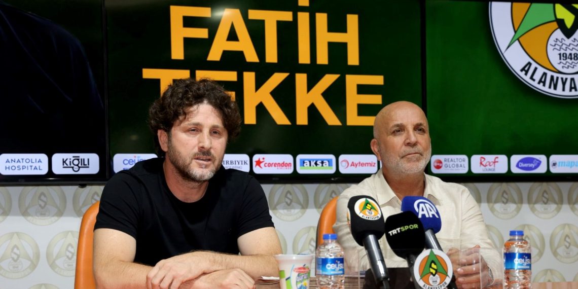 Alanyaspor’da yeni teknik yönetici Fatih Tekke oldu
