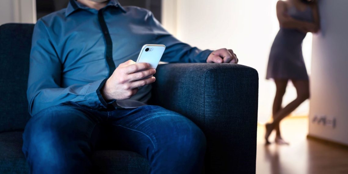 Aldatılan eşin tazminat talebine ret