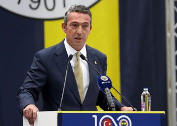 Ali Koç: “Saf belirleyeceksiniz. Pak futbol mu? Tiyatronun devamı mı?”